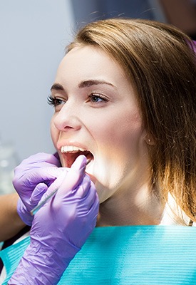 Patient in Shelby getting a dental filling